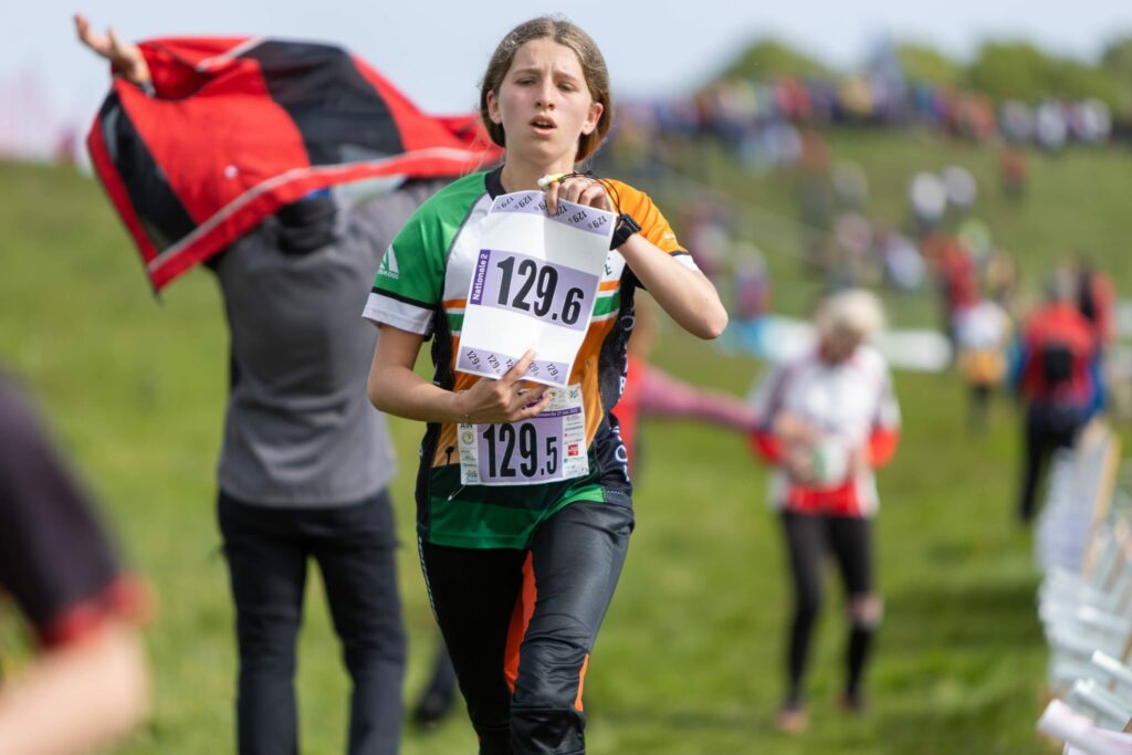 Salomé passe le relais à Geneviève pour l'équipe 1